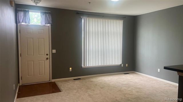 14303 Vauxhall Drive 120, Sterling Heights, MI 48313