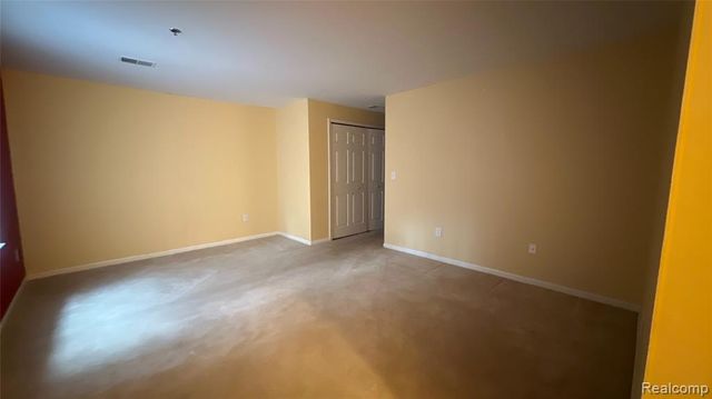 14303 Vauxhall Drive 120, Sterling Heights, MI 48313