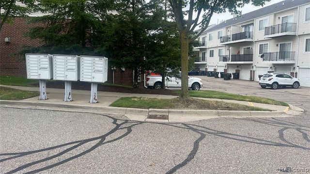 14303 Vauxhall Drive 120, Sterling Heights, MI 48313