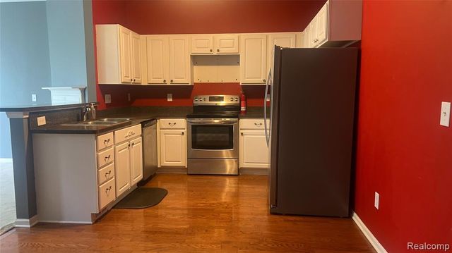 14303 Vauxhall Drive 120, Sterling Heights, MI 48313