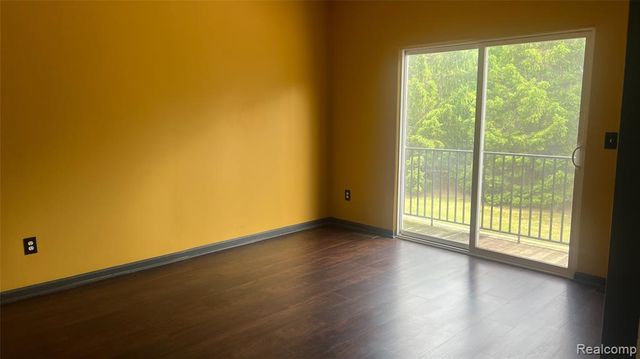 14303 Vauxhall Drive 120, Sterling Heights, MI 48313