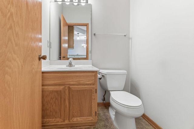 2280 Ranchview Lane N 27, Plymouth, MN 55447