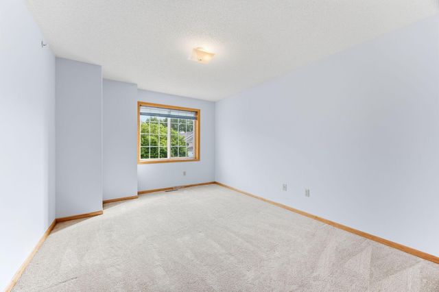 2280 Ranchview Lane N 27, Plymouth, MN 55447