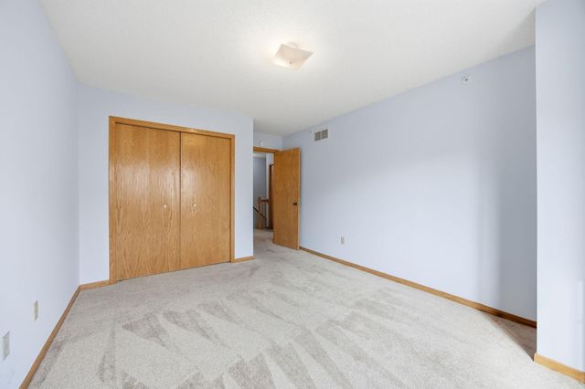 2280 Ranchview Lane N 27, Plymouth, MN 55447