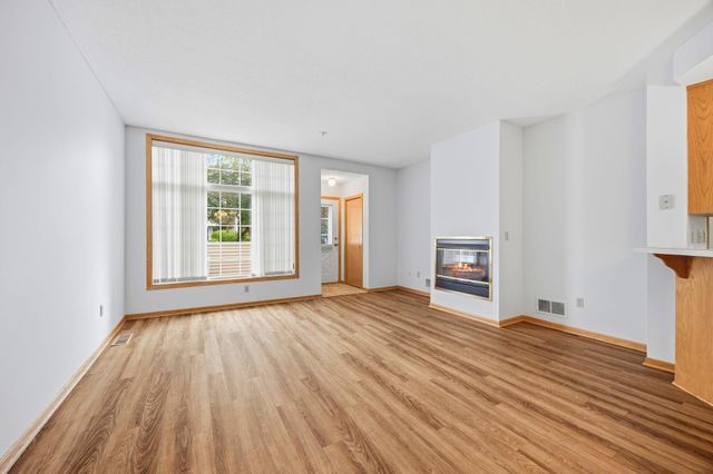 2280 Ranchview Lane N 27, Plymouth, MN 55447