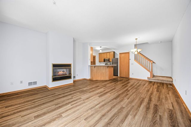 2280 Ranchview Lane N 27, Plymouth, MN 55447