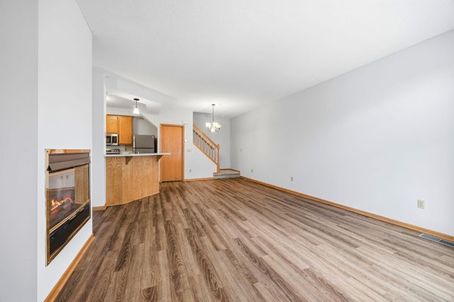 2280 Ranchview Lane N 27, Plymouth, MN 55447