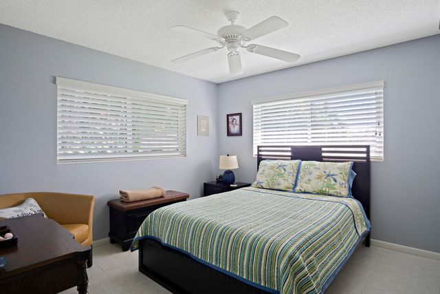 9464 SE Saturn Street, Hobe Sound, FL 33455