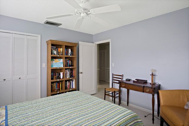 9464 SE Saturn Street, Hobe Sound, FL 33455