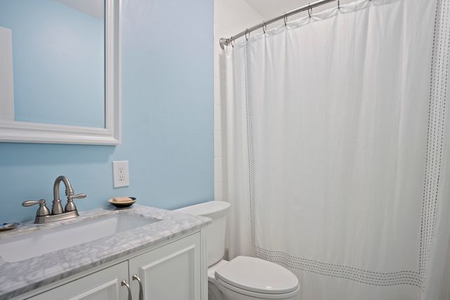 9464 SE Saturn Street, Hobe Sound, FL 33455