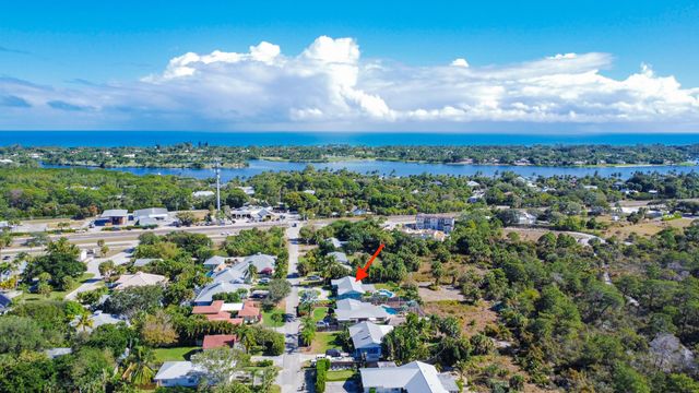 9464 SE Saturn Street, Hobe Sound, FL 33455