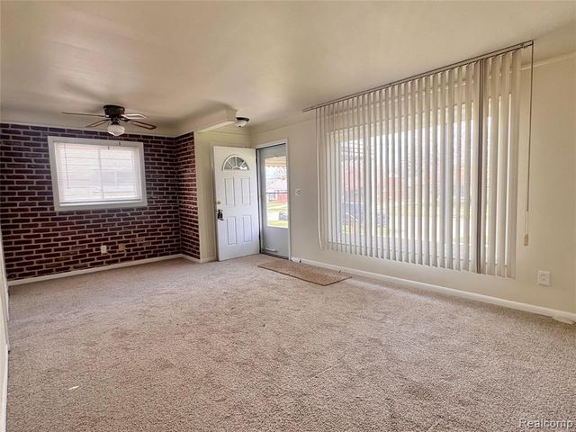 26371 Compson Street, Roseville, MI 48066