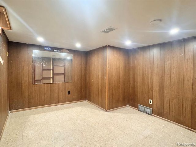 26371 Compson Street, Roseville, MI 48066