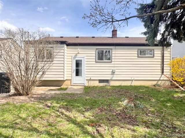 26371 Compson Street, Roseville, MI 48066