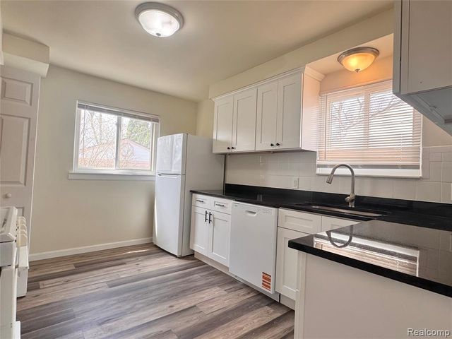 26371 Compson Street, Roseville, MI 48066