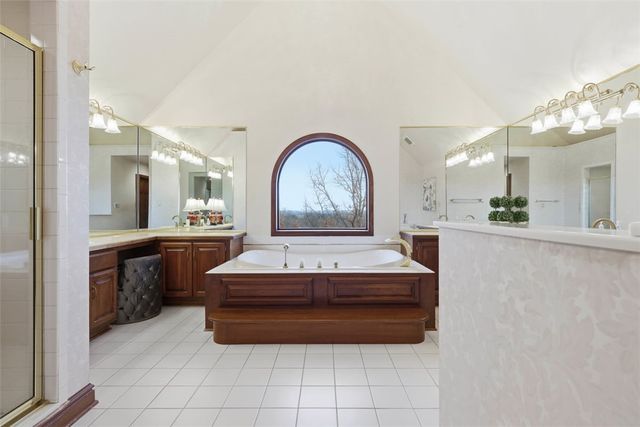 1070 Saint Mellion Dr, Collier Twp, PA 15142