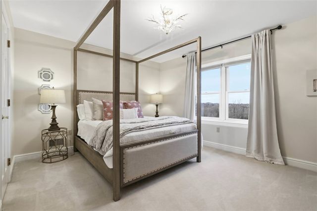 1070 Saint Mellion Dr, Collier Twp, PA 15142