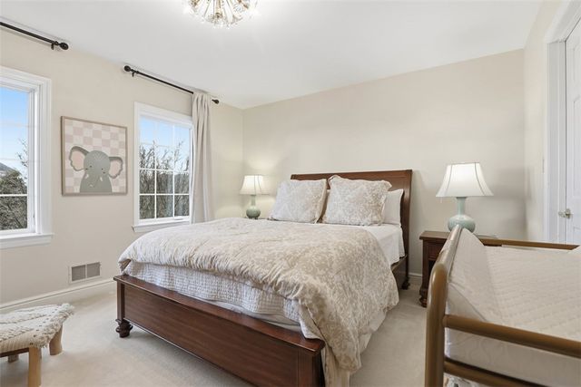 1070 Saint Mellion Dr, Collier Twp, PA 15142