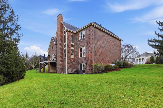 1070 Saint Mellion Dr, Collier Twp, PA 15142