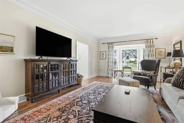 1070 Saint Mellion Dr, Collier Twp, PA 15142