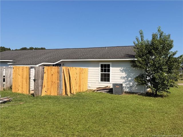173 Centipede Lane, Raeford, NC 28376
