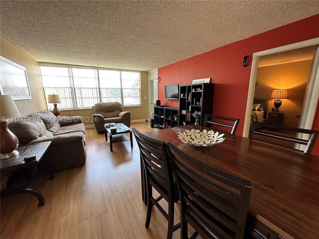 2741 Taft St 212, Hollywood, FL 33020