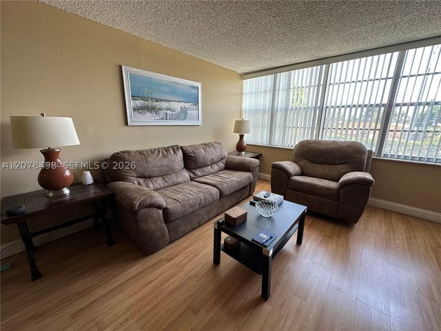2741 Taft St 212, Hollywood, FL 33020