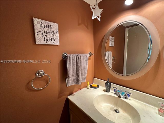2741 Taft St 212, Hollywood, FL 33020