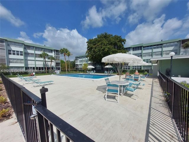 2741 Taft St 212, Hollywood, FL 33020