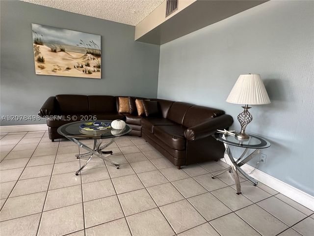 2741 Taft St 212, Hollywood, FL 33020