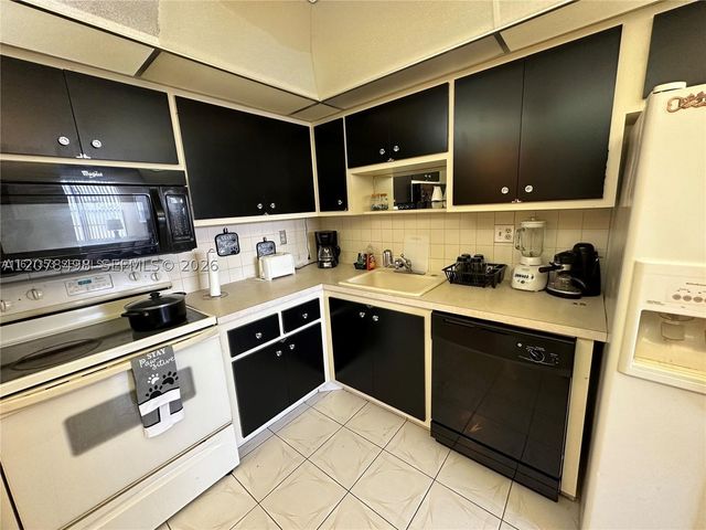 2741 Taft St 212, Hollywood, FL 33020