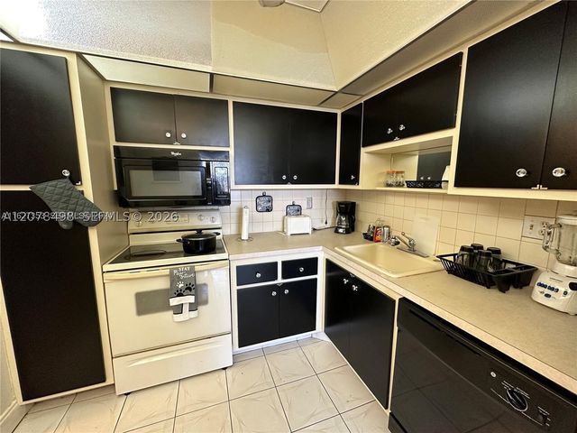 2741 Taft St 212, Hollywood, FL 33020