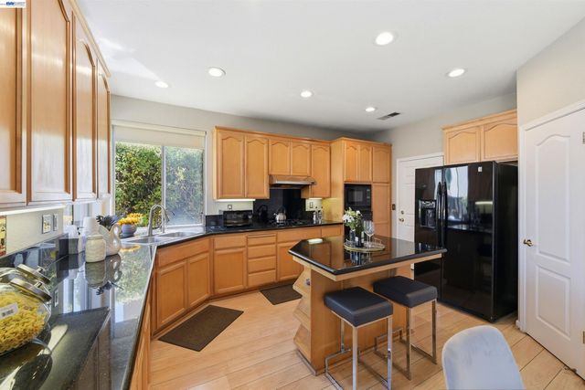 4929 Roselle Cmn, Fremont, CA 94536