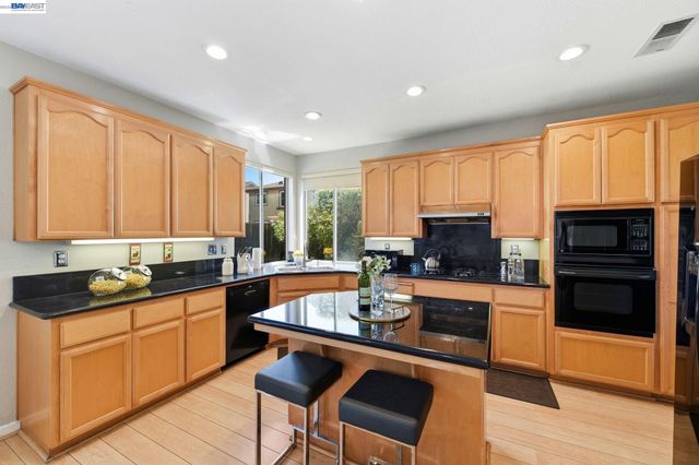 4929 Roselle Cmn, Fremont, CA 94536