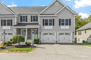 13 Commodore Way 13, Westford, MA 01886