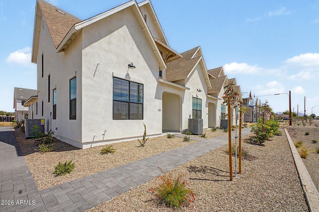 8232 E UNIVERSITY Drive, Mesa, AZ 85207 — exterior