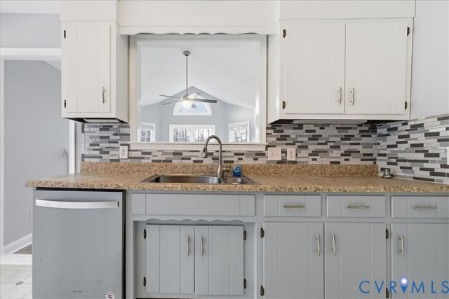 2731 Mistwood Forest Dr, Chester, VA 23831