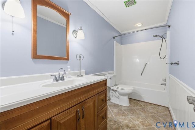 2731 Mistwood Forest Dr, Chester, VA 23831