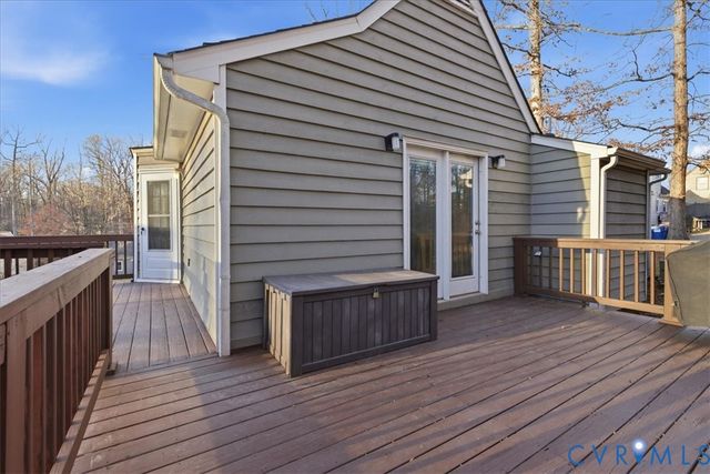 2731 Mistwood Forest Dr, Chester, VA 23831