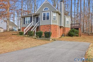 2731 Mistwood Forest Dr, Chester, VA 23831