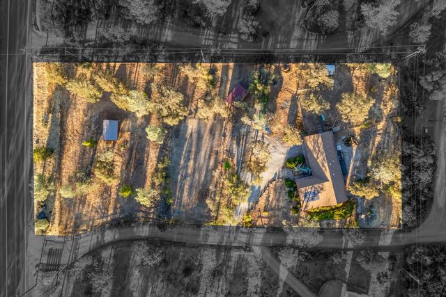 10265 Newtown Rd, Nevada City, CA 95959