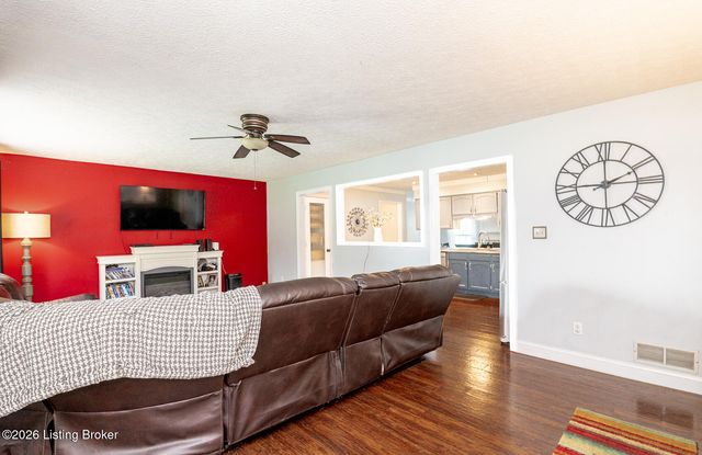 3604 Burkland Blvd, Shepherdsville, KY 40165