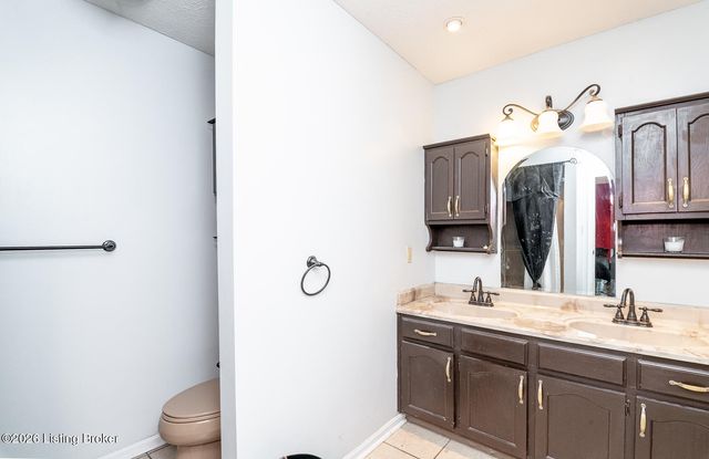 3604 Burkland Blvd, Shepherdsville, KY 40165