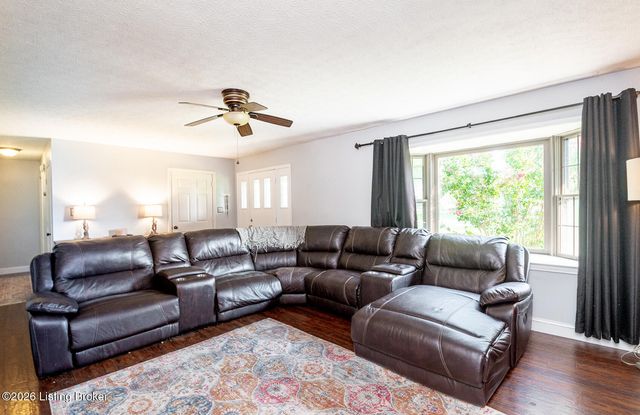 3604 Burkland Blvd, Shepherdsville, KY 40165