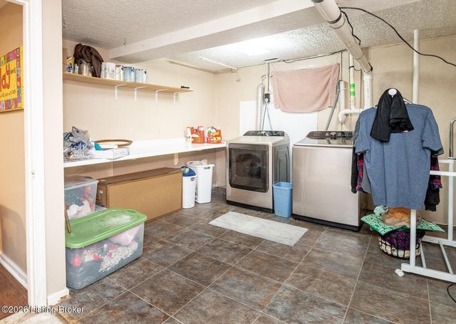 3604 Burkland Blvd, Shepherdsville, KY 40165