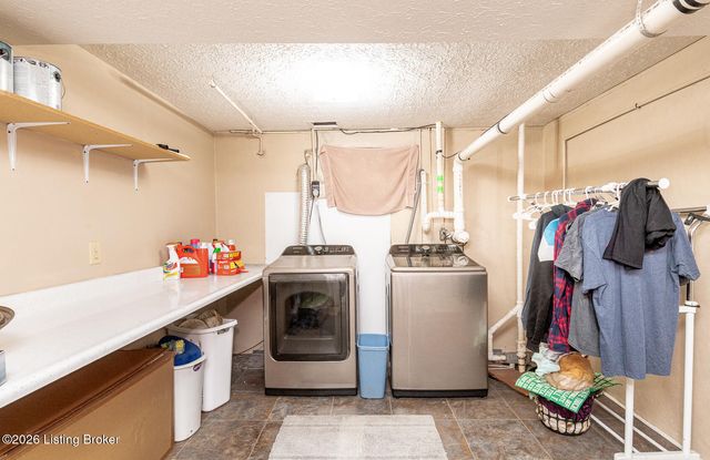 3604 Burkland Blvd, Shepherdsville, KY 40165