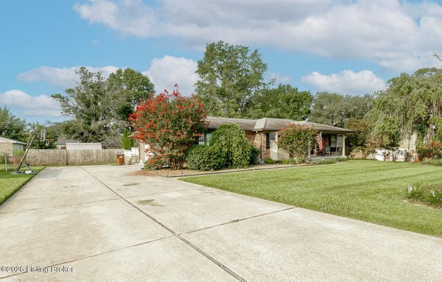 3604 Burkland Blvd, Shepherdsville, KY 40165