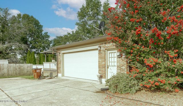 3604 Burkland Blvd, Shepherdsville, KY 40165
