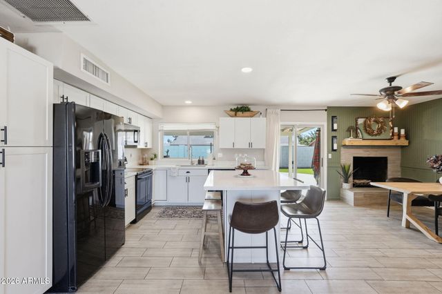 2109 W ORAIBI Drive, Phoenix, AZ 85027