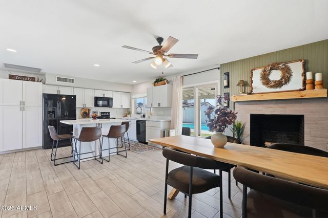 2109 W ORAIBI Drive, Phoenix, AZ 85027